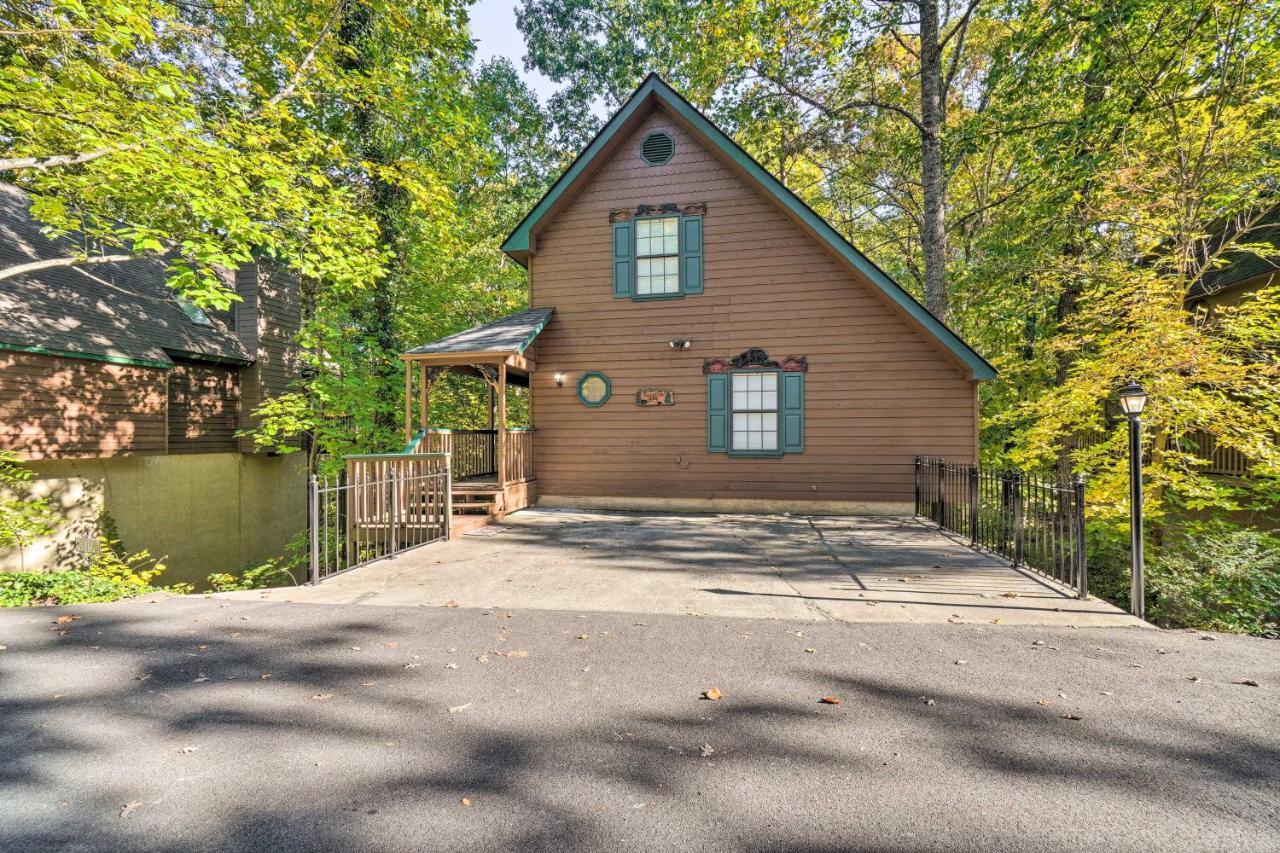 Picturesque Pigeon Forge Cabin With Mountain Views Экстерьер фото